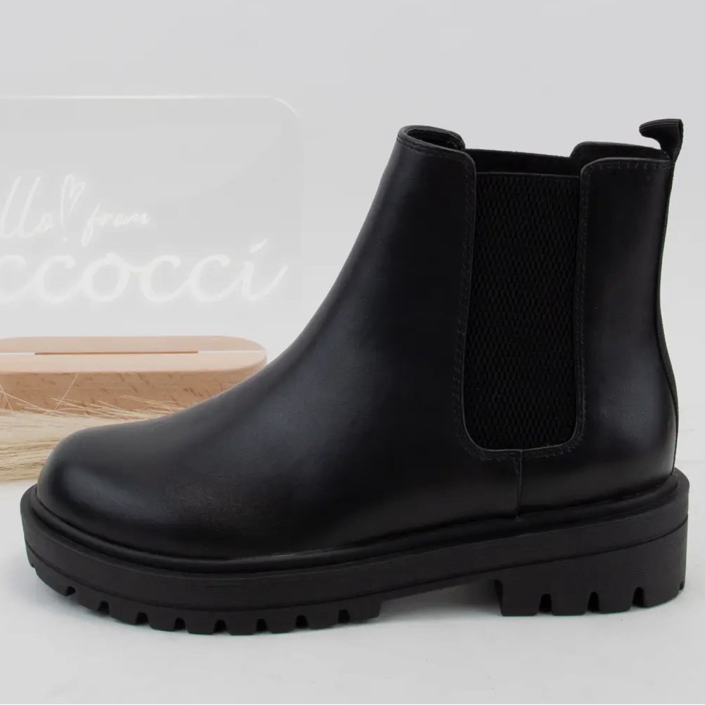 Lug Sole Chelsea Boots